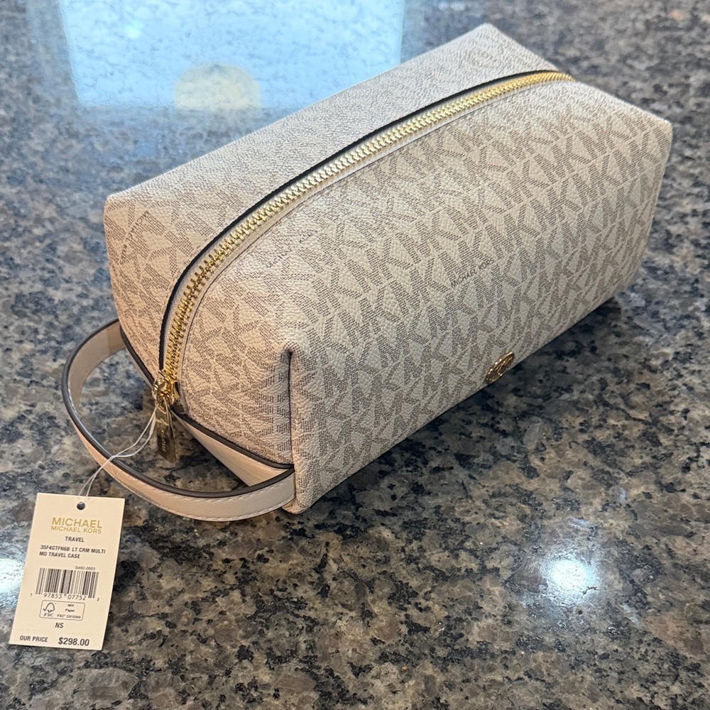 NWT Michael Kors Beige Signature MK Zip Dopp Kit with Gold Hardware